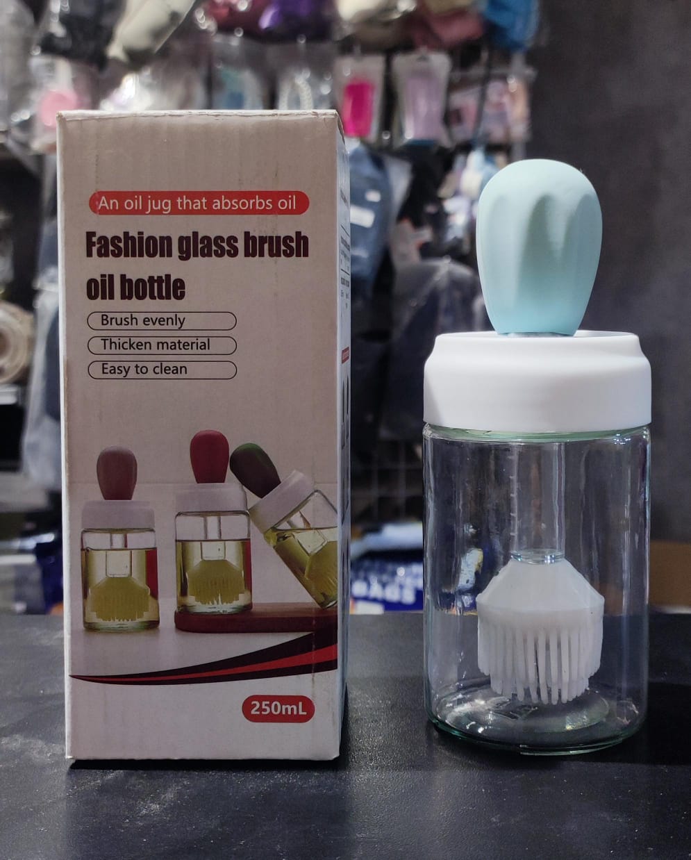 Glass Oil Dispenser Bottle with Silicone Basting Brush – Heat-Resistant Cooking Oil Sprayer (Random Color)